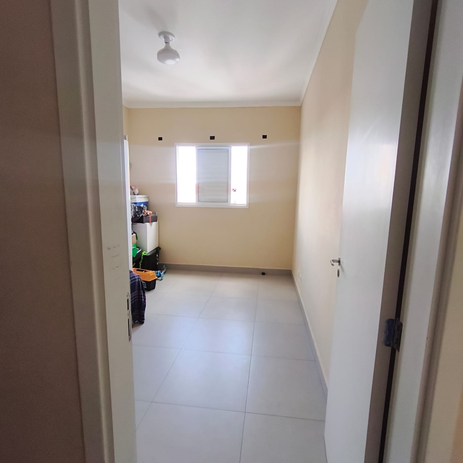 Dormitório — ângulo 1 no Residencial Tangará em Jacareí - foto 12